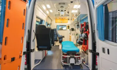 Ambulancia en la A-424 de Pozoblanco