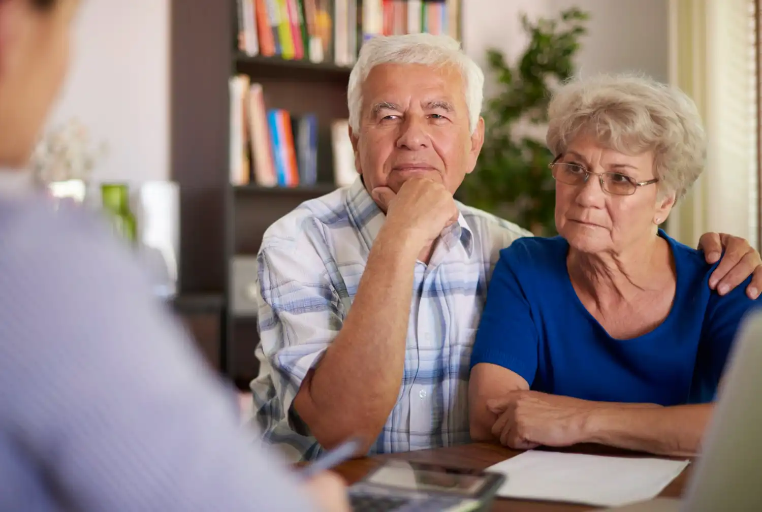 Asesor explica pensiones mixtas a ancianos