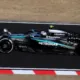 Atonelli conduciendo en un GP