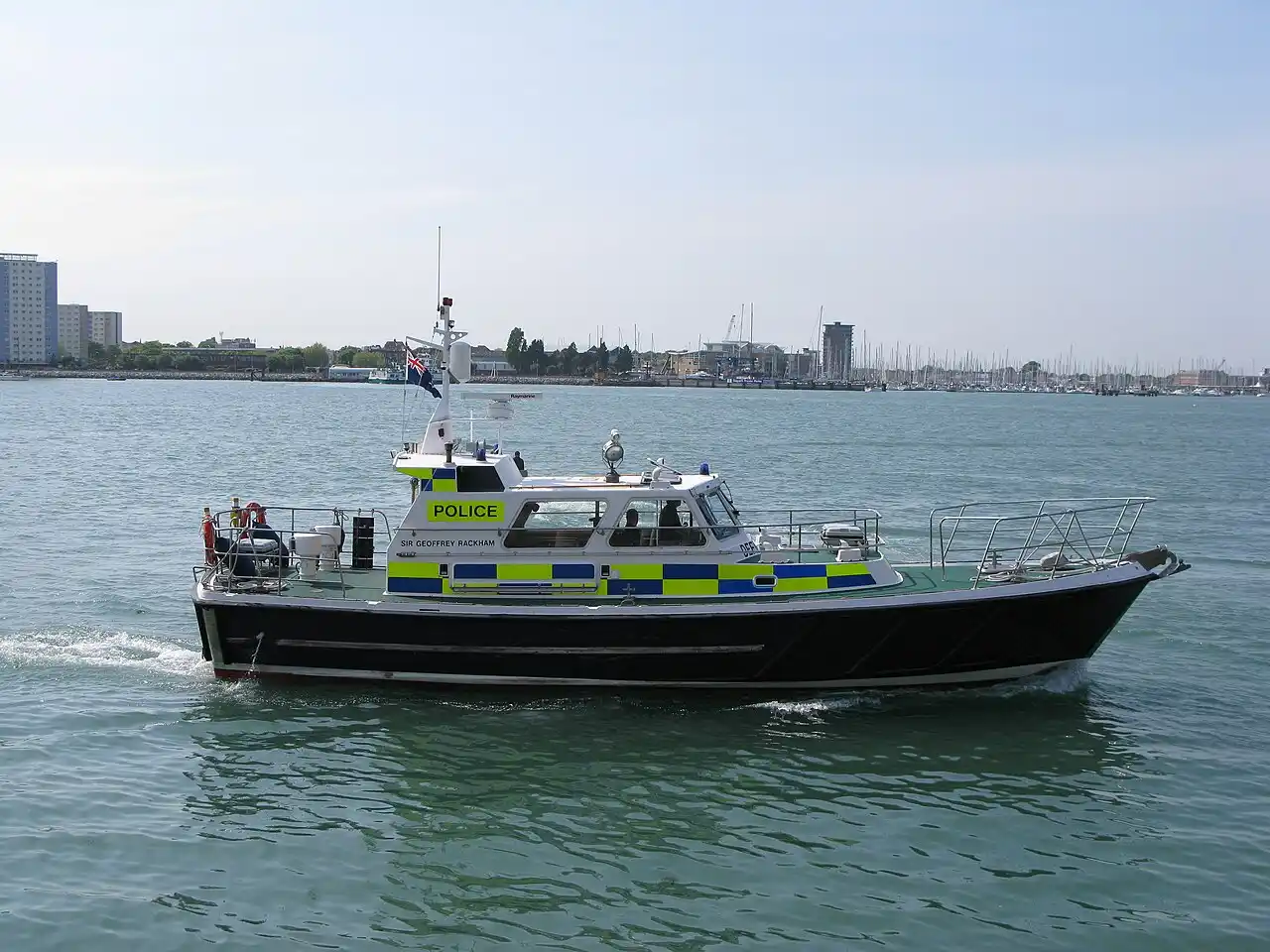 Barco policia ingles