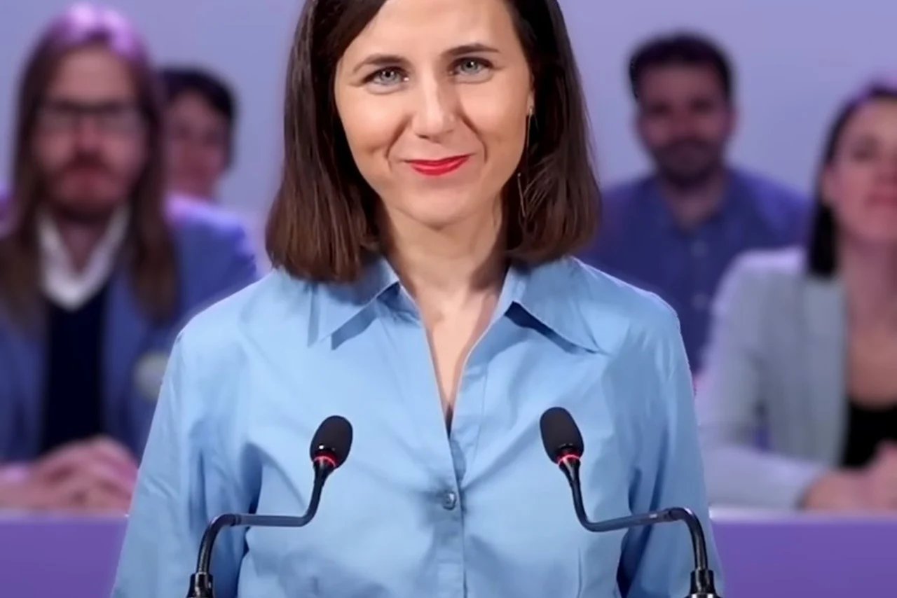Belarra durante un mitin