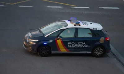 Coche policia nacional en una calle valenciana