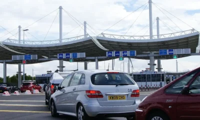 Coches a punto de entrar en el Eurotunnel