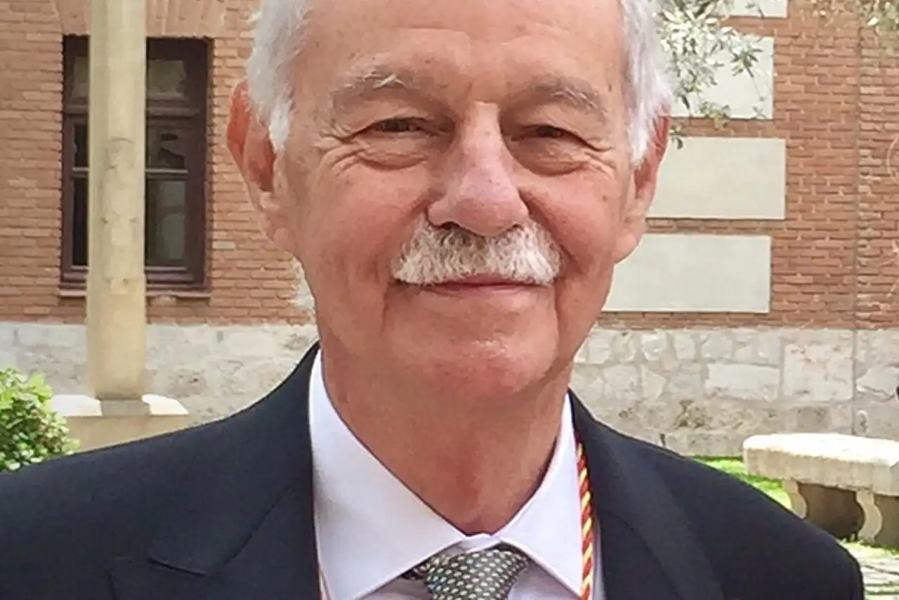 Eduardo Mendoza