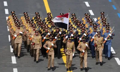 Egipto armada desfilando