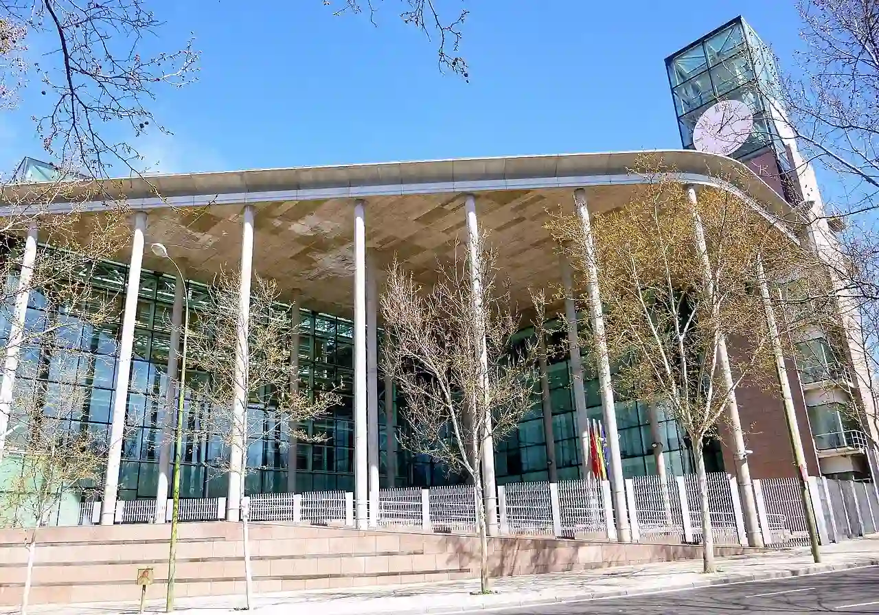 Exterior Asamblea de Madrid