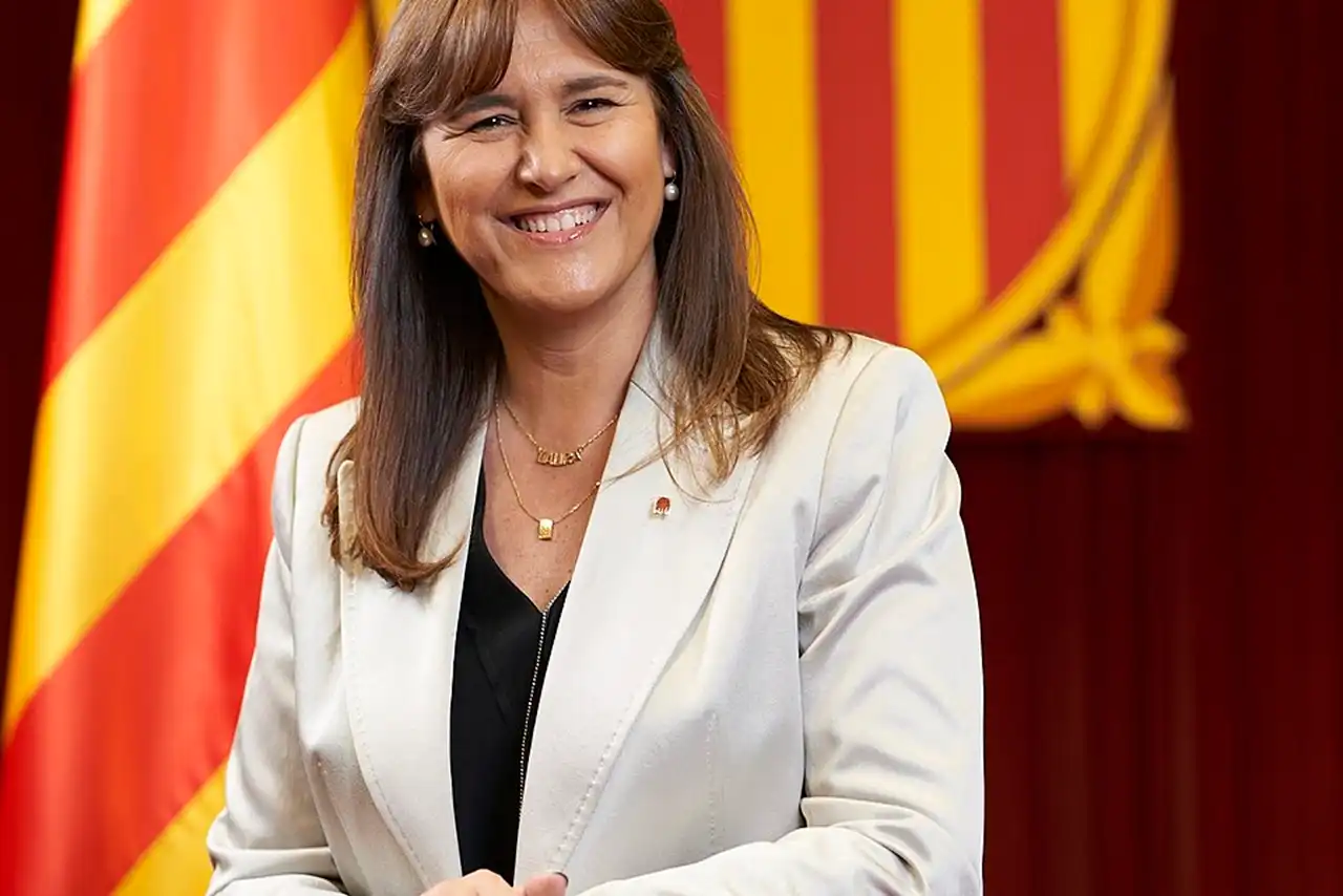 Laura Borras bandera catalana