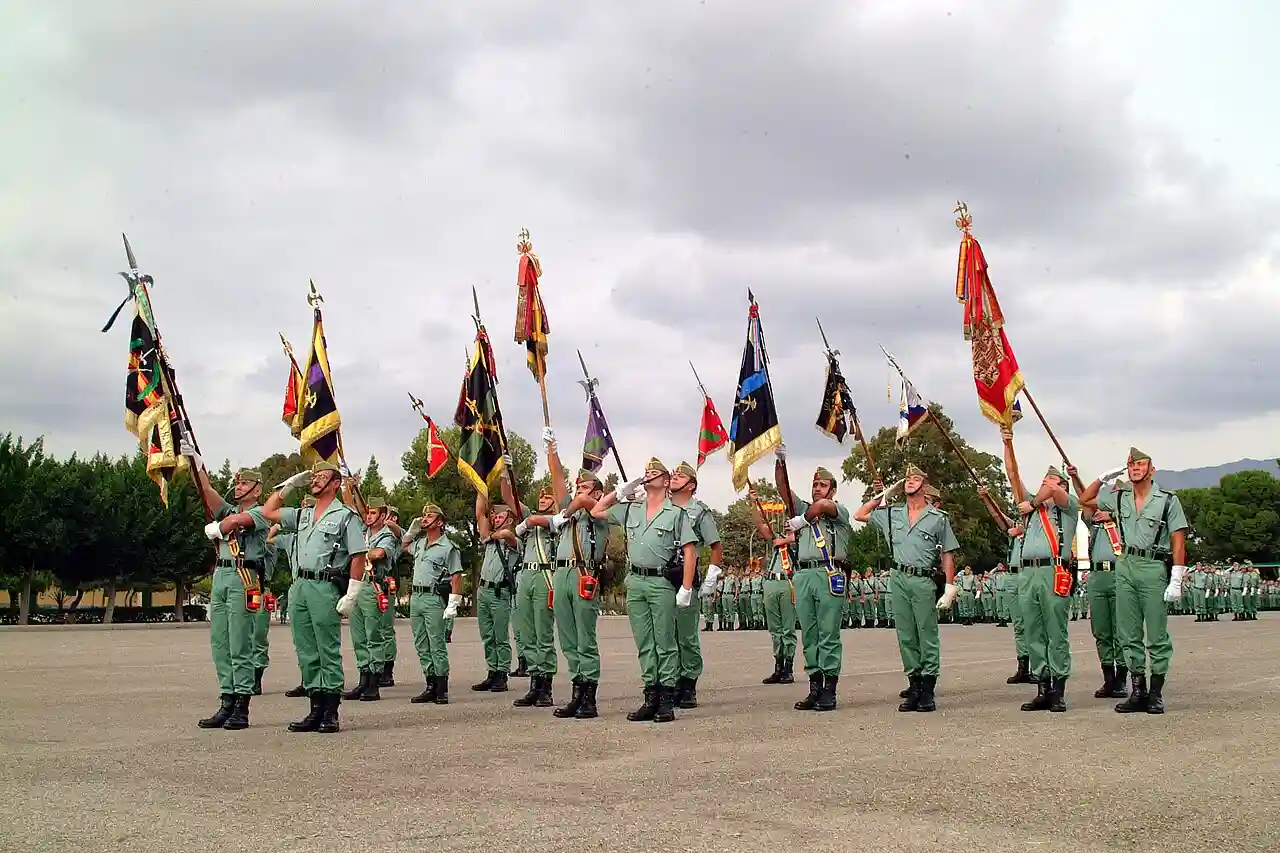 Legionarios desfilando en Sevilla