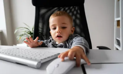 Menor roba datos con IA