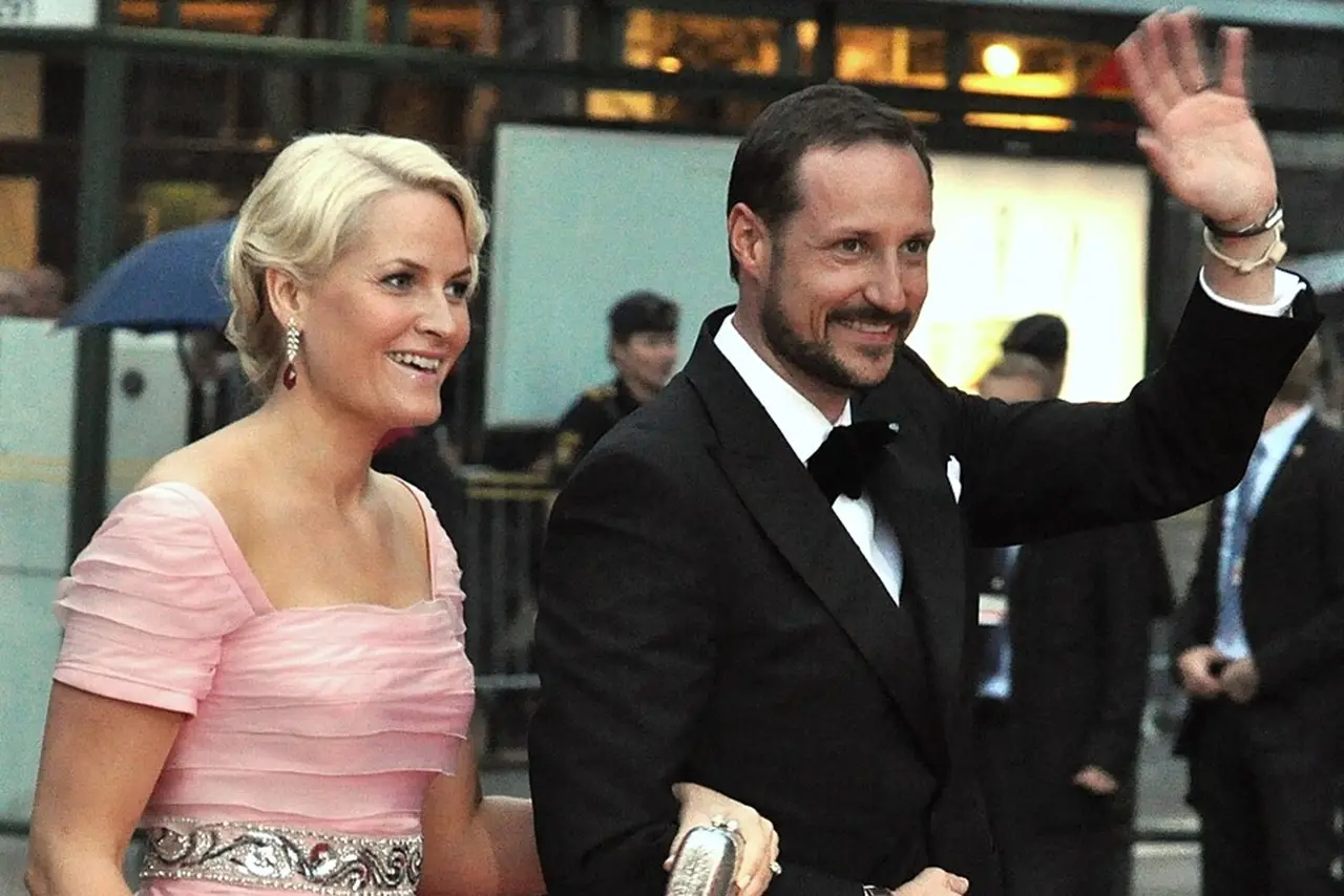 Mette-Marit con su marido