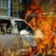 Un incendio calcina cinco coches