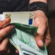 devolver 16.365 euros del salario social