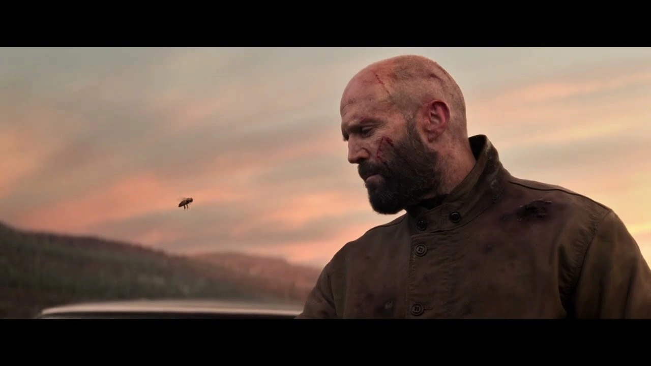 el tráiler de The Beekeeper 2
