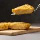 sirviendo una tortilla